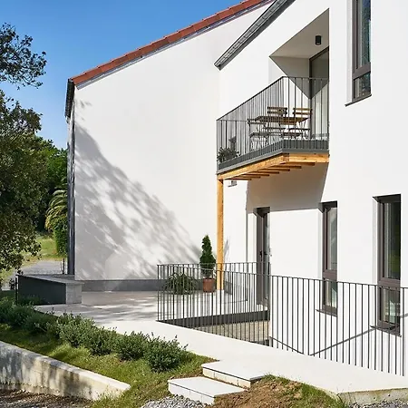 Bao 3 Con Terraza Apartment